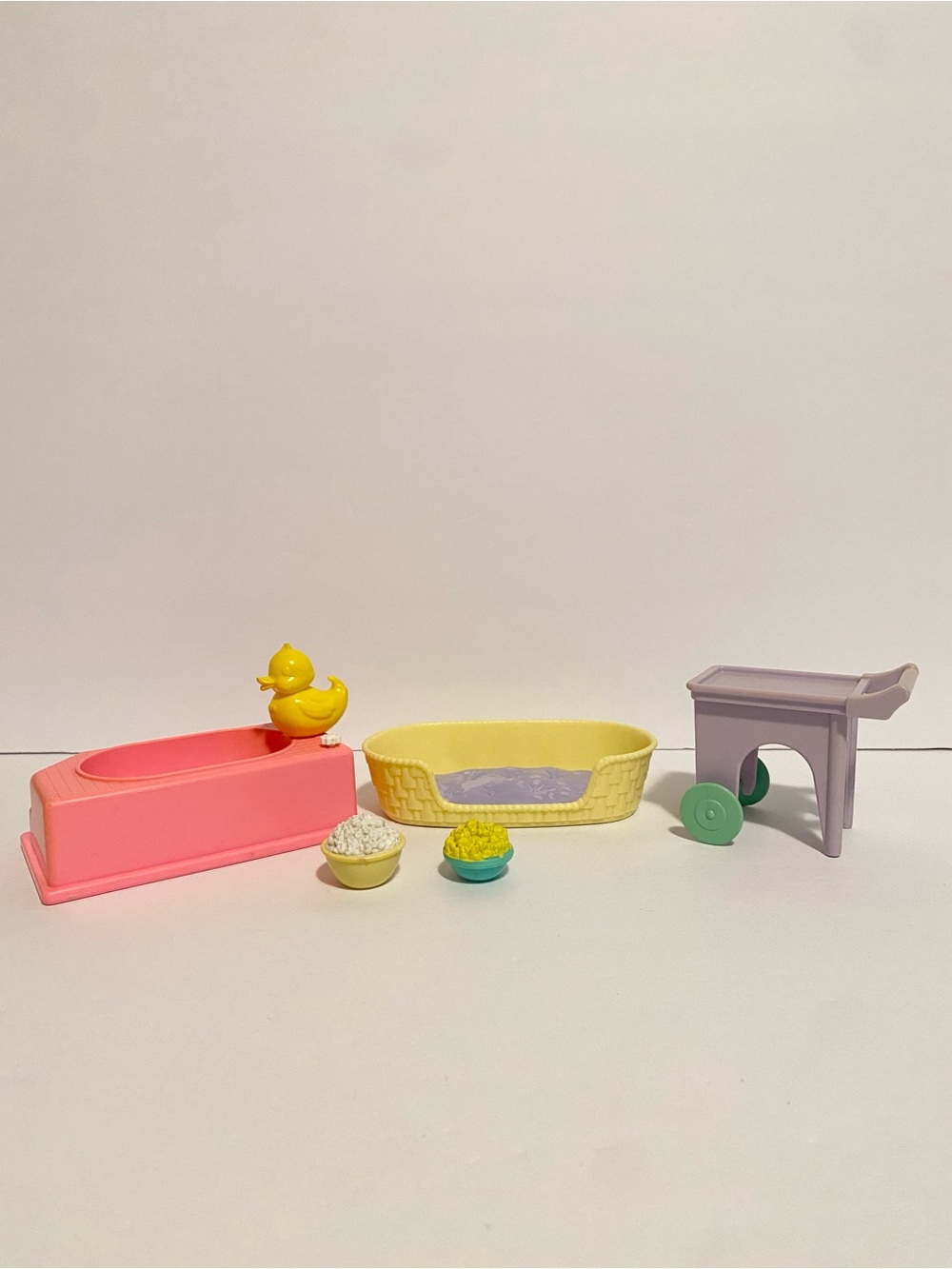 Vintage 1990s Dollhouse Furniture Barbie Bathtub Duck Food Kenner Pet Bed Lot